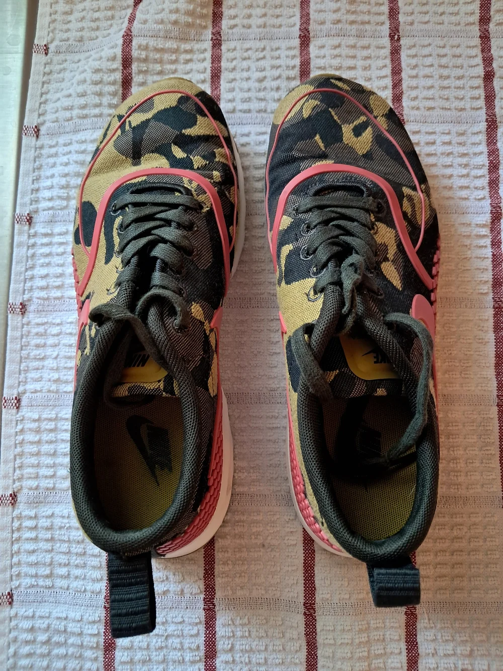 Nike Air Max Thea JCRD Premium Womens Size 6 Desert Camo Pink 807385-200
